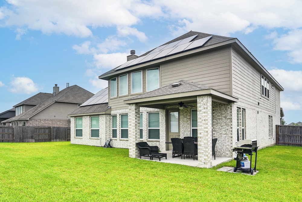 Grand Family Home w/ Patio & Fenced Yard in Arcola