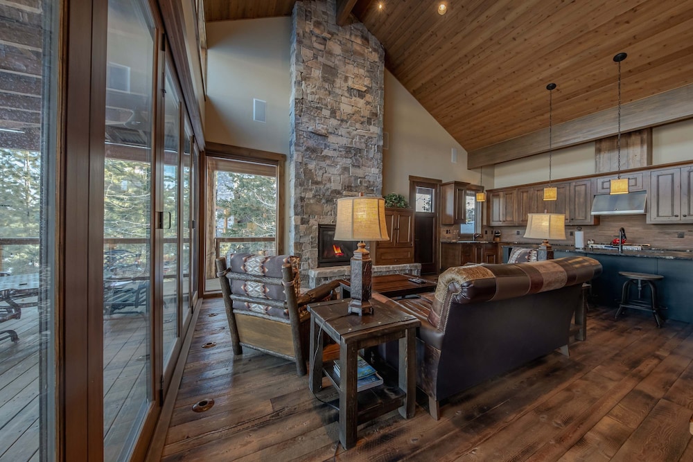 Wilderness Club Lakefront Lodge