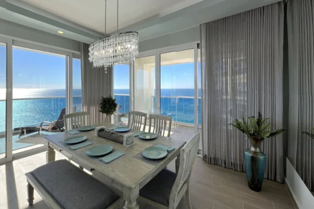 Beach Condo Kitchen Hot Tub