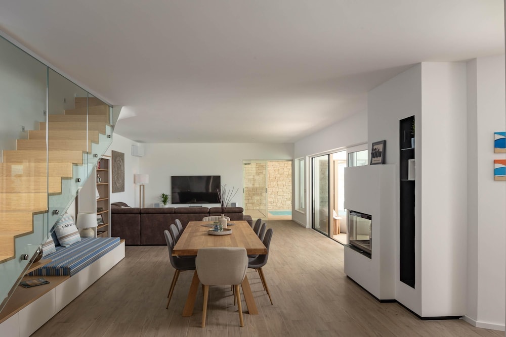 Luxury Villa Dana Indoor Pool and Sauna