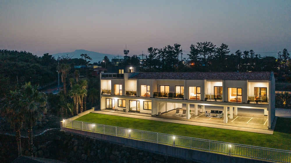 U plus Sea view 2