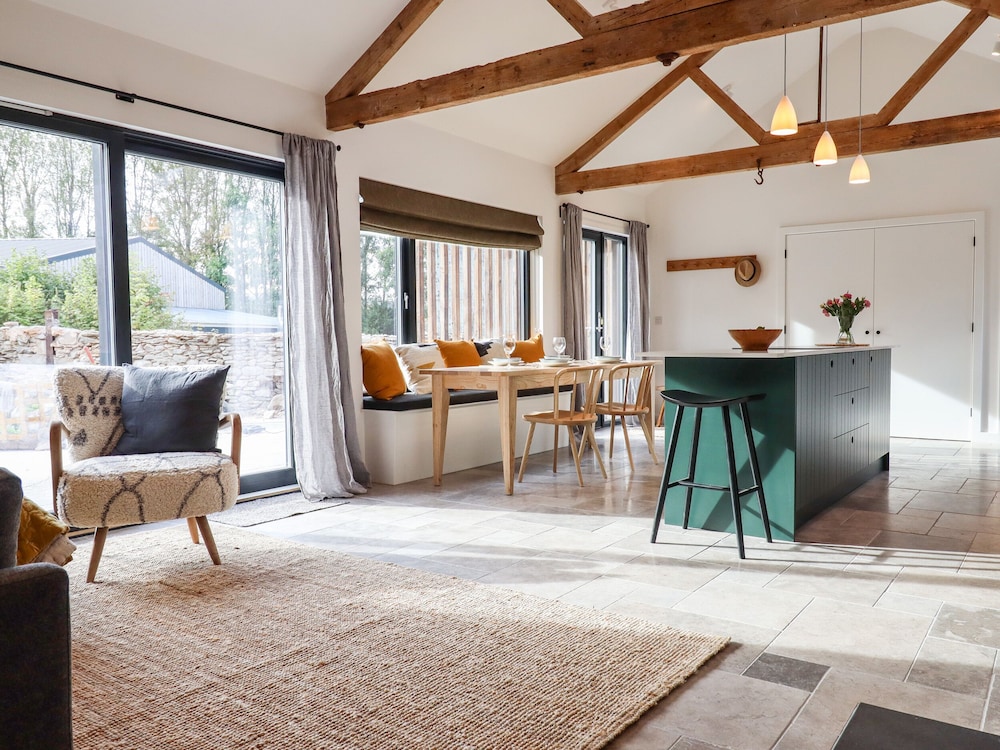 1 Caddaford Barns