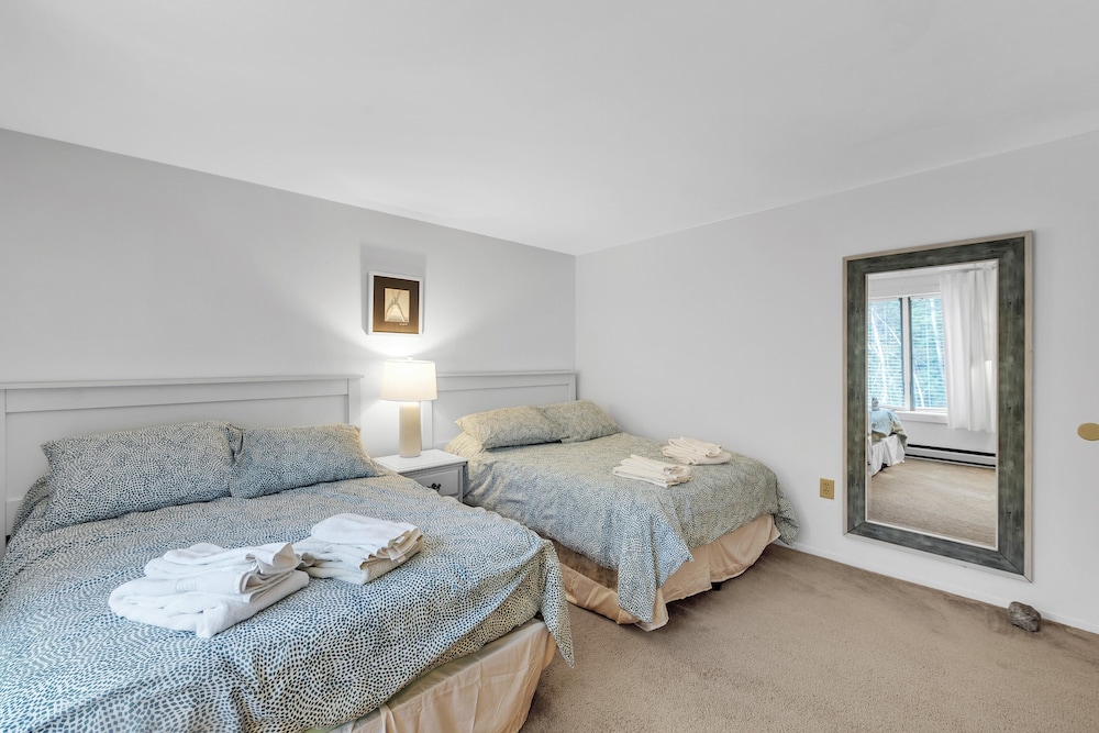 Santanoni 60h - Renovated Townhome With Privacy 2 Bedroom Townhouse by The Summit at Gore Mountain