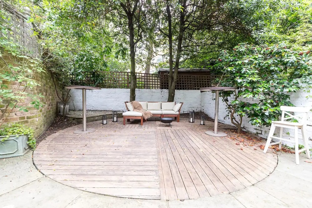 outdoor bbq area