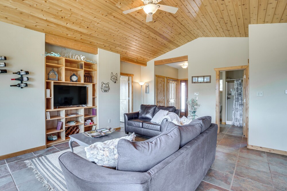 Hunt, Fish & Explore: Mtn-view Home in Hotchkiss