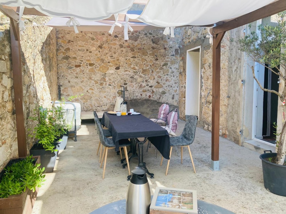 Casa Cessenon view 2