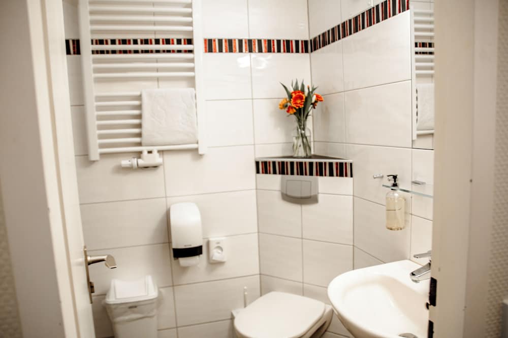 Berlin Vacations - Central Hotel Garni - Property Image 4