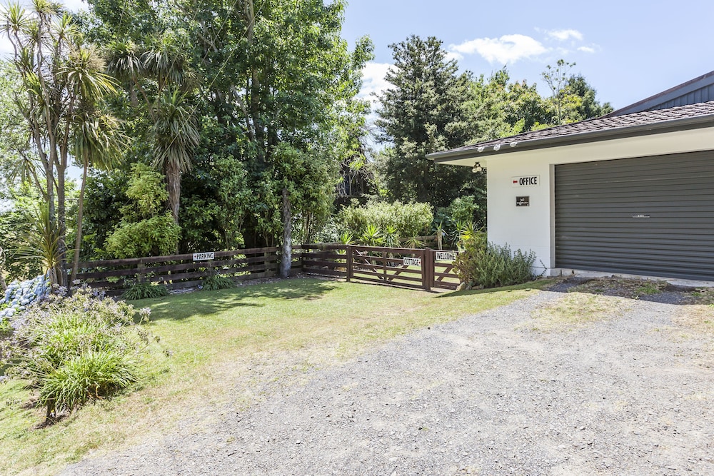 Karangahake Gold 'n Views Cottage