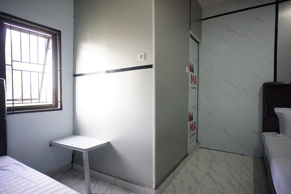 OYO 94903 Akasia Guesthouse