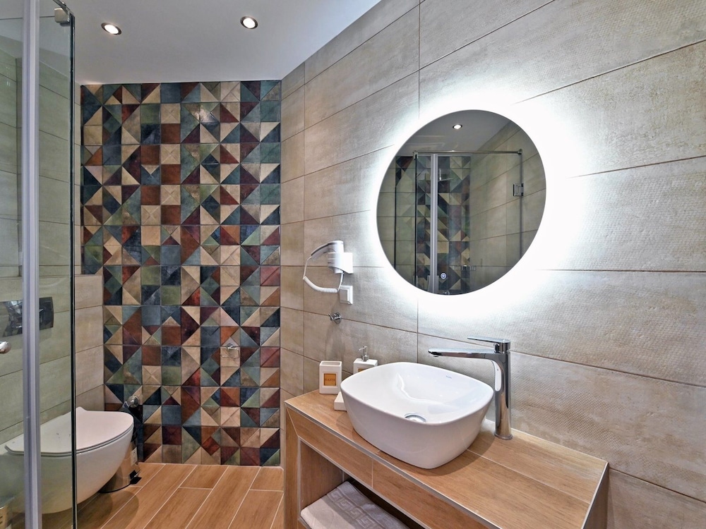 Sabbia Seafront Apartment 3 by Rentalspro