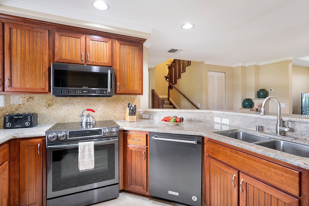 Easy Walk to the Beach - Golf Community - Concierge Included - Vrkcv