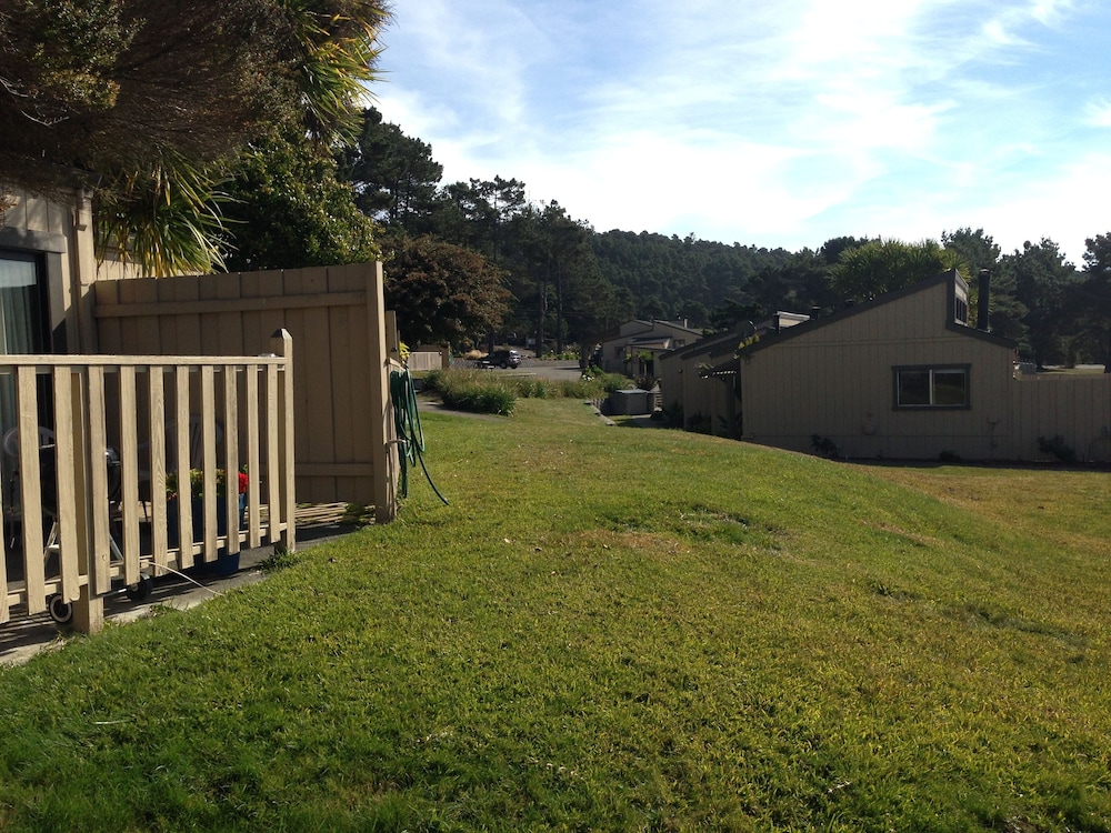 Fort Ross Lodge