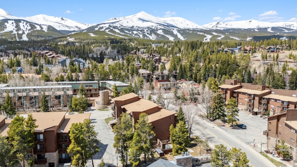 Pine Ridge 11e 2 Bedroom Condo