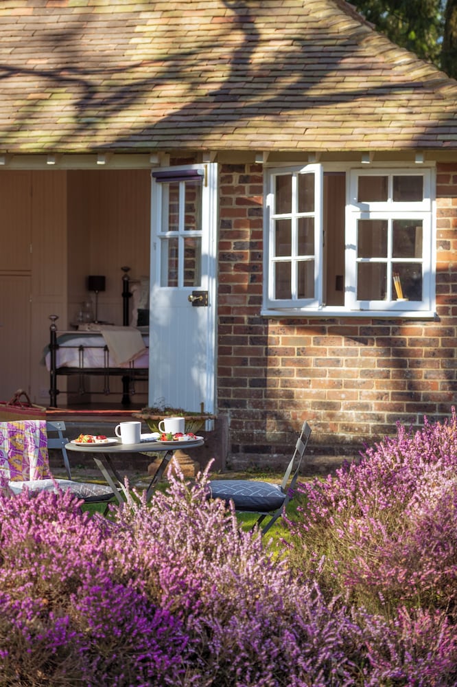 Old Mill Lodge I By Huluki Sussex Stays