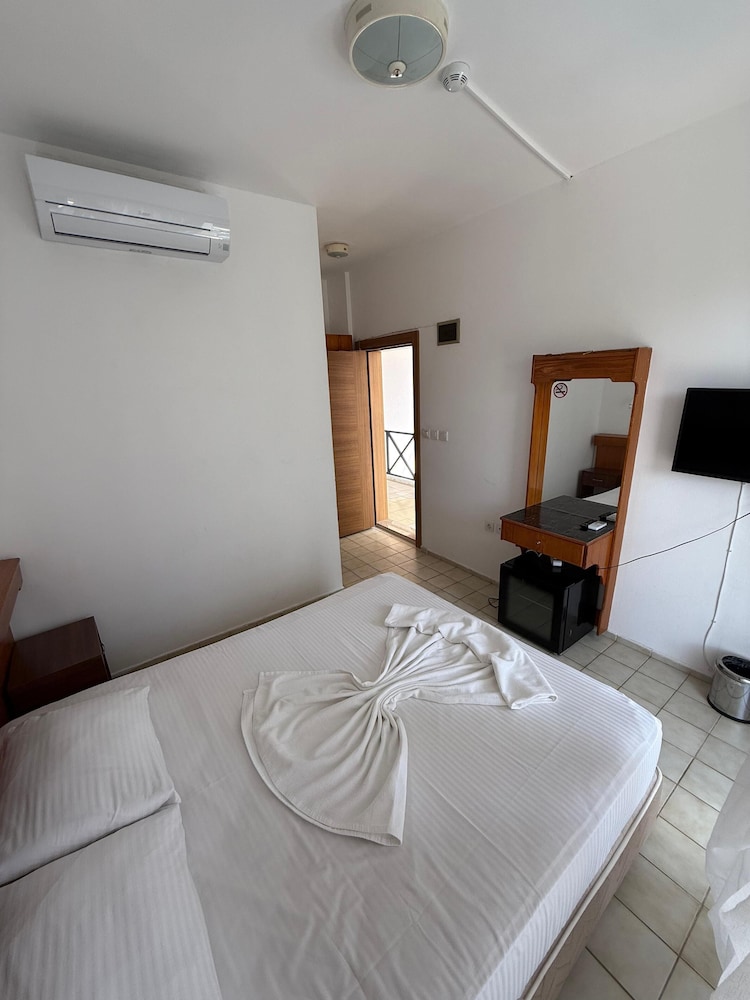 Bova Rooms