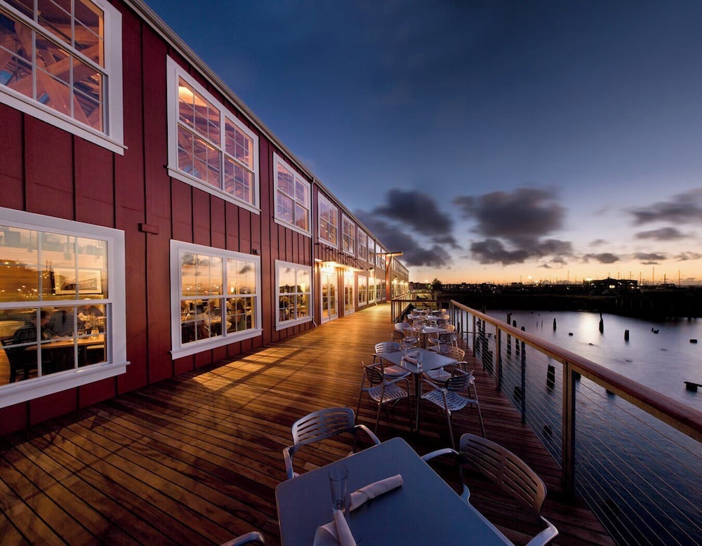Astoria 4BR Nr Riverwalk Fishing Coastal Views