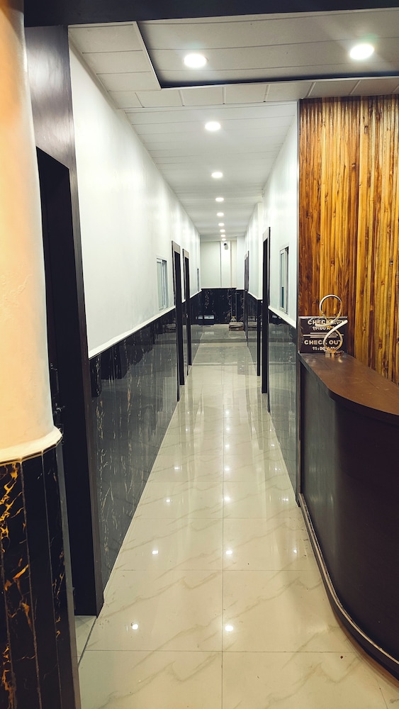 taj plaza paying guest house