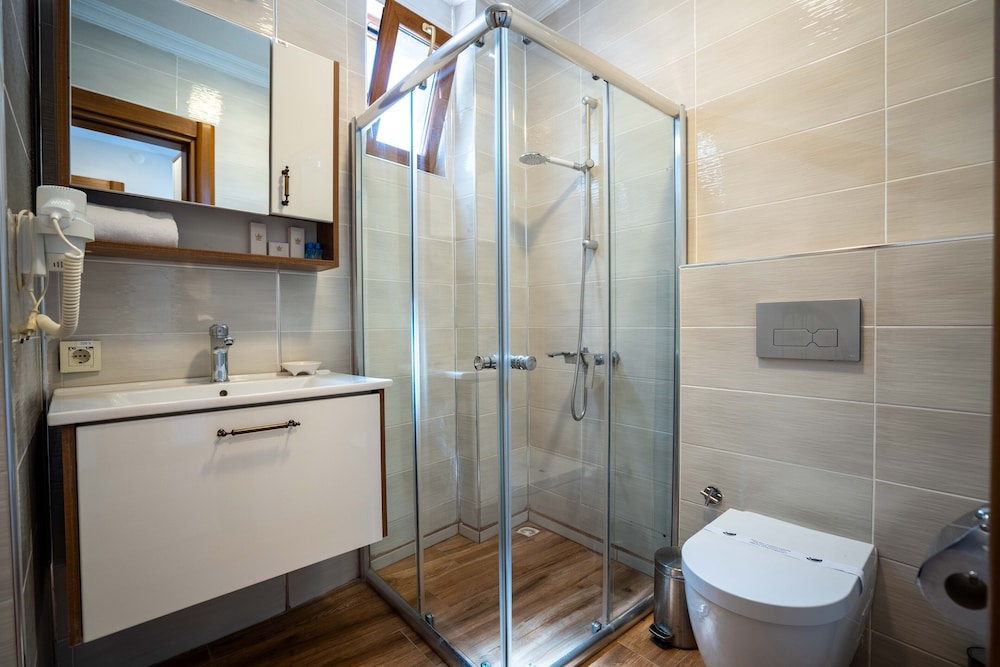 Cunda Giritlioğlu Otel Yetişkinlere Özel +12 - Image 44