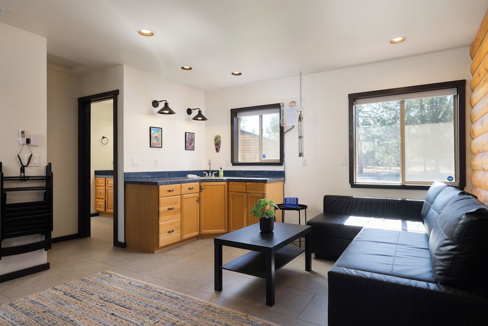 High-end Cabin 3BR 30min to Hoodoo Ski