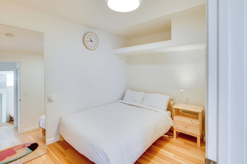 5 Mi to Dtwn Los Angeles: Apt w/ Outdoor Space!