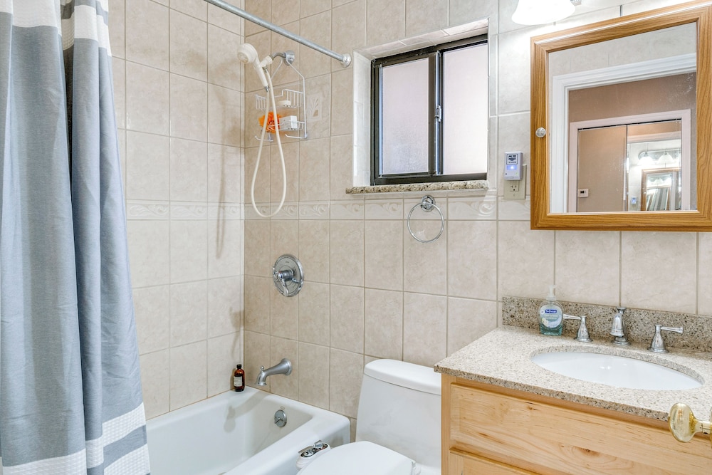 Port Charlotte Home w/ Lanai & Saltwater Pool!