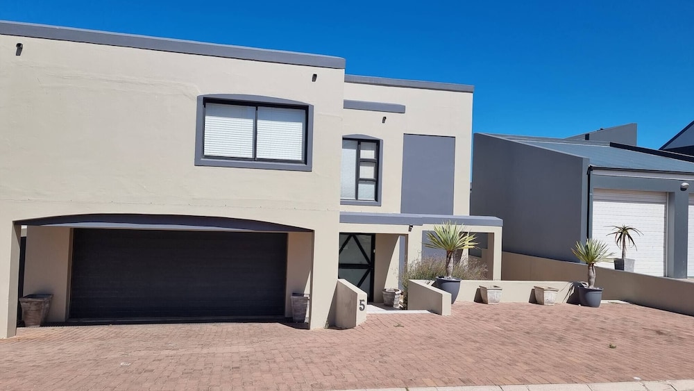 The Views - Oceanview Haven in Langebaan - 3 Levels of Luxury