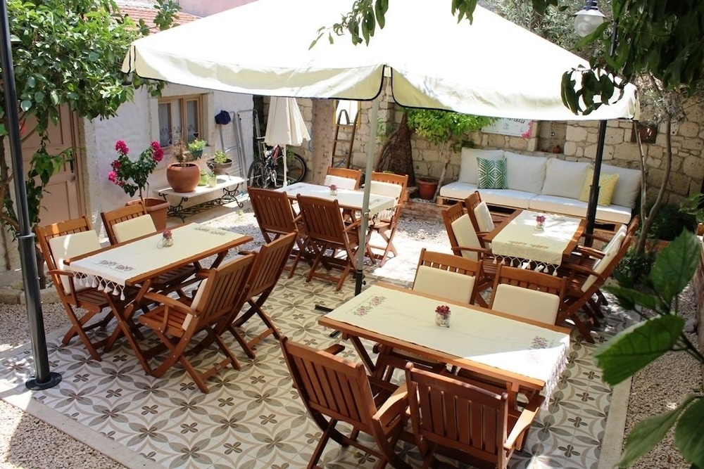 Lilyum Alaçatı Butik Otel - Image 8