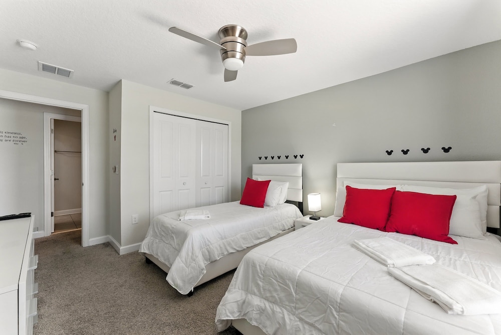 Comfort Stay With Pool Near Attractions