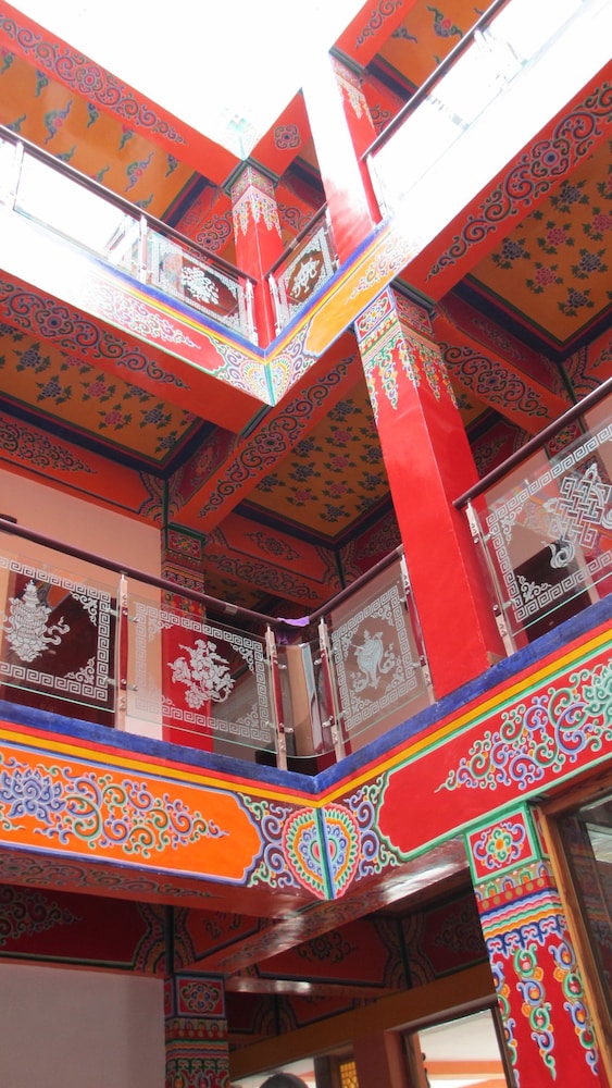 Nirvana Hotel - Hostel