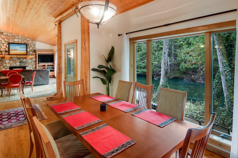 Boardman Monarch River HOT TUB Fireplace