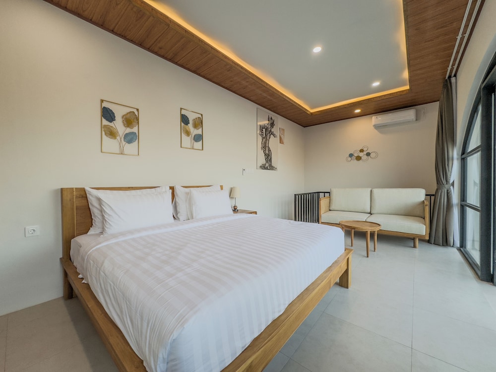 Modern Private Pool Villa with Balcony 3