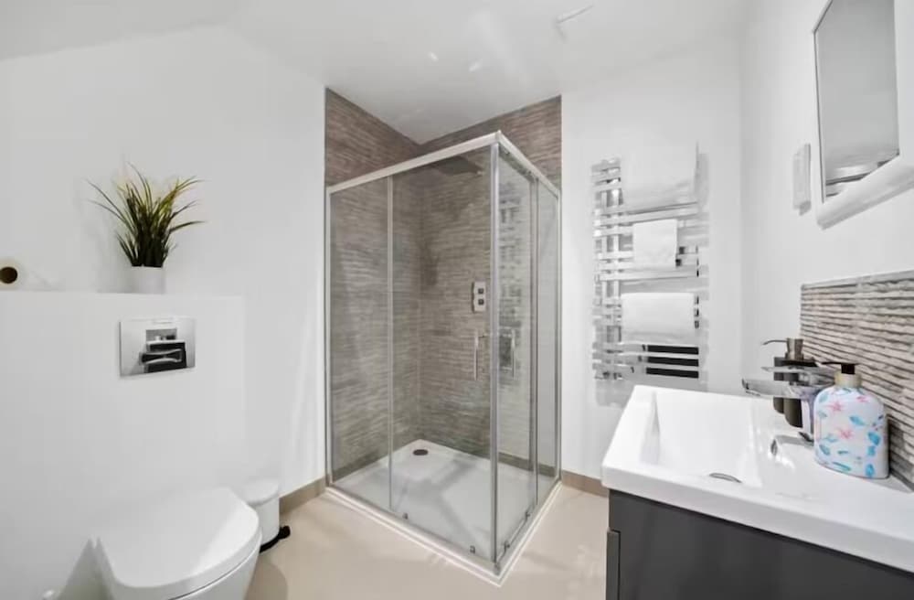 Flat 1 Victoria Grove