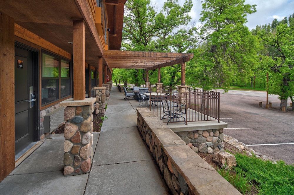 State Game Lodge at Custer State Park Resort