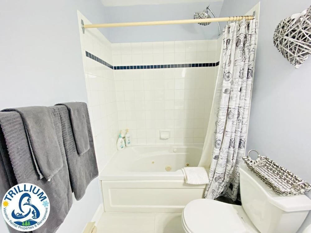 Cozy Studio Loft with 2 Bath