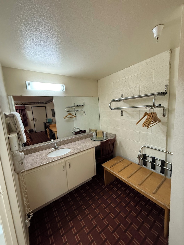 New Budget Inn