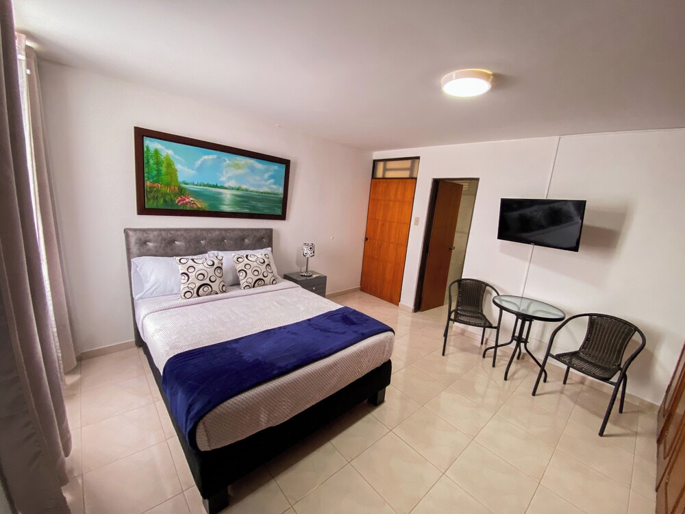 Hostal CaliView Inn