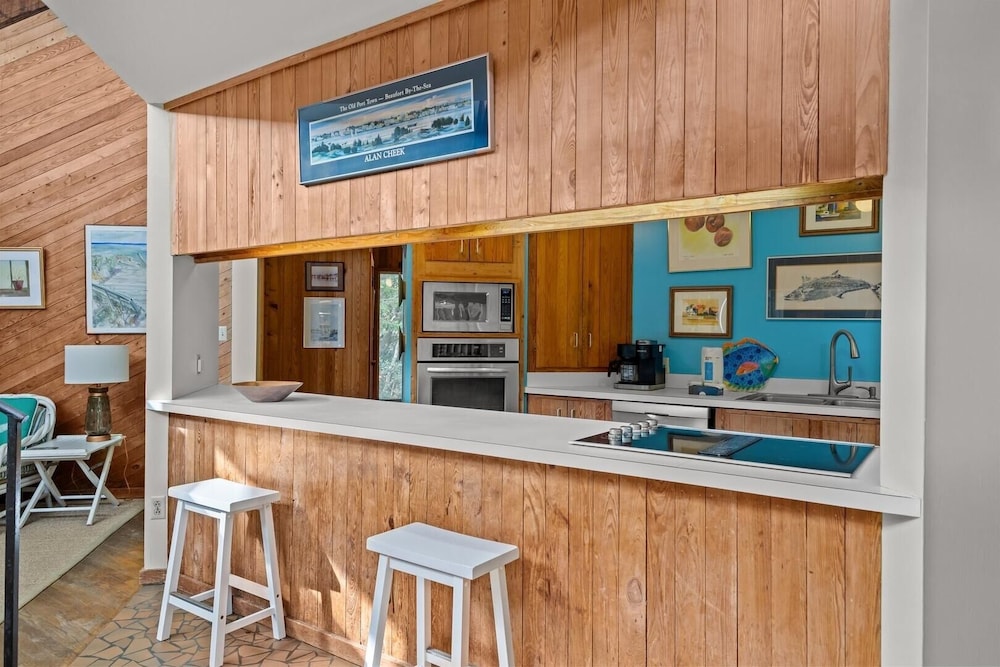 Beach Grove 3 Bedroom Home