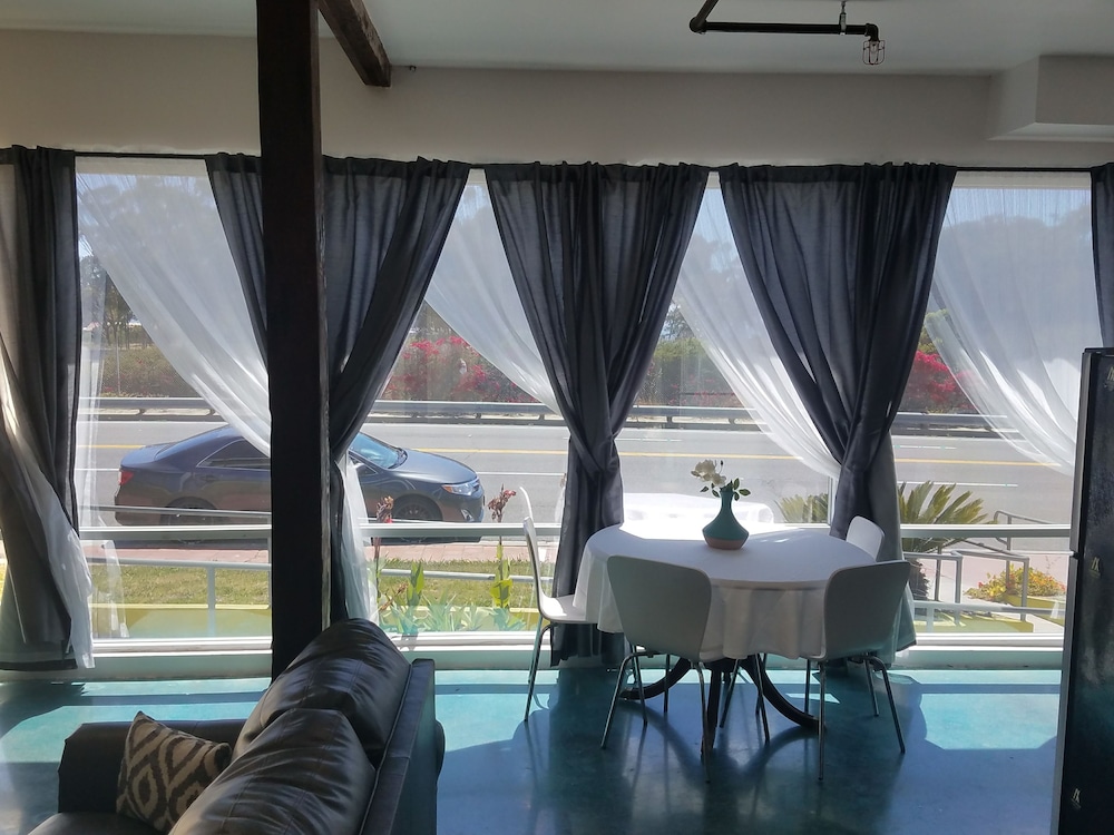 House of Trestles - Hostel