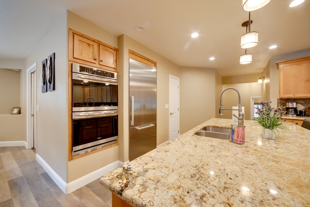 Reno Vacations - Sleek Reno-lake Tahoe Retreat, 4 Mi to Ski Mt Rose - Property Image 3