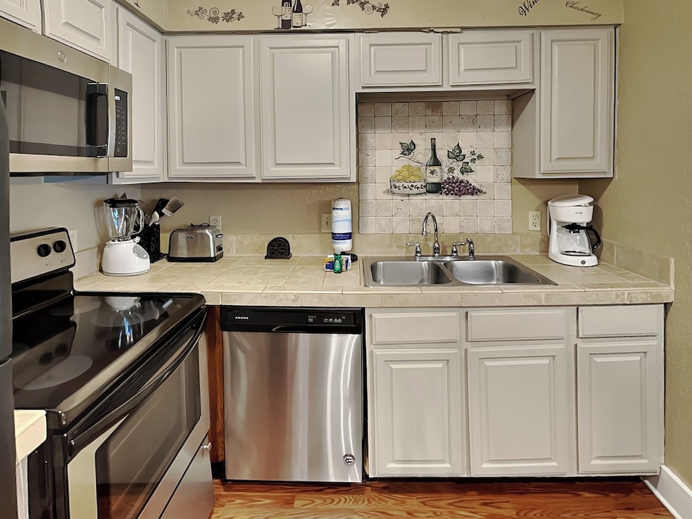 Fantasea Cove by Silver Sands Vacation Rentals