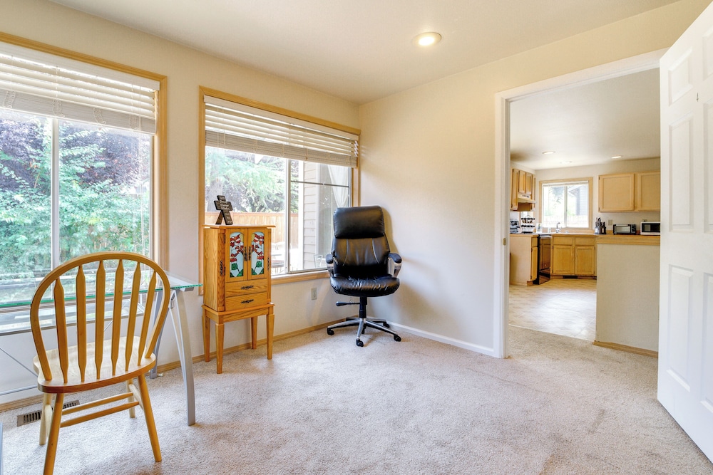 Walk to Hiking Trails: Renton Home w/ Fenced Yard!