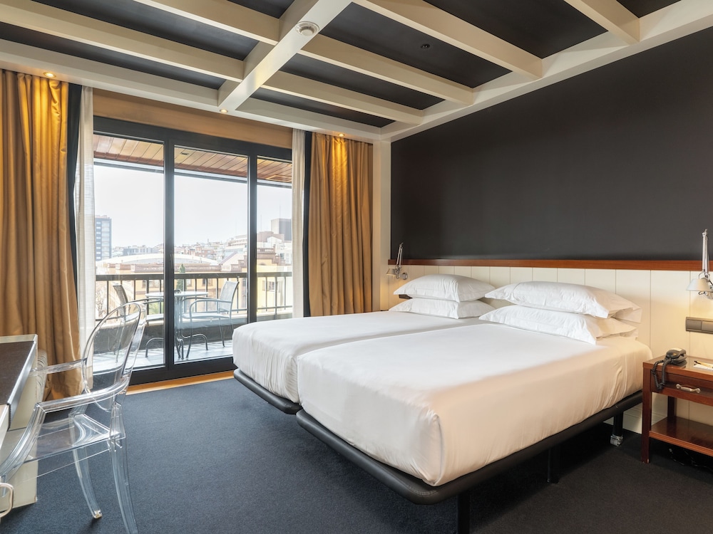 Peaceful White Sand Lake House w/ Dock & Deck! view 4