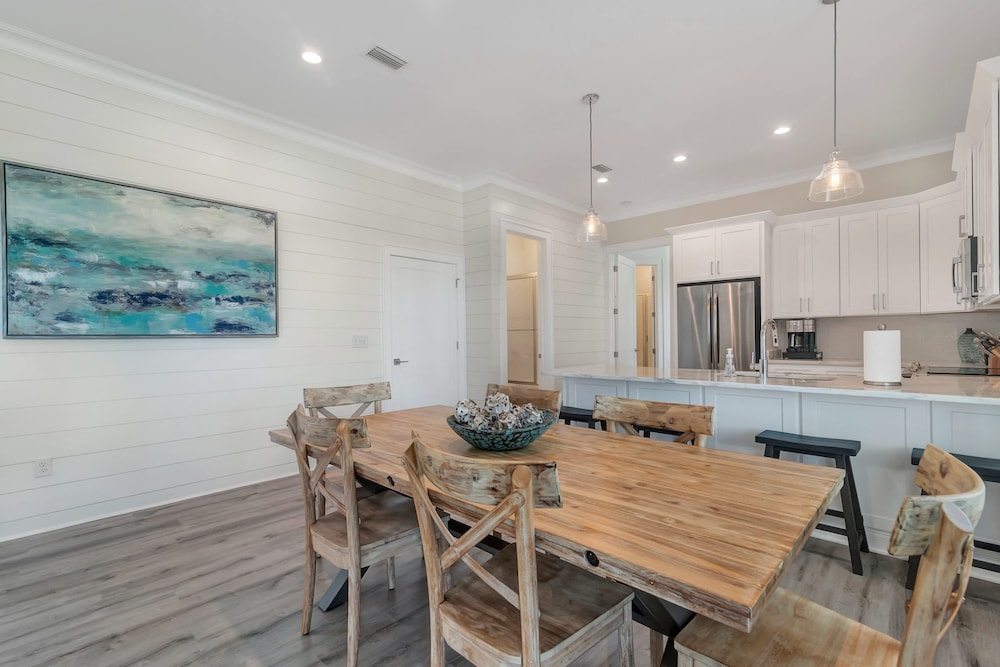Azure Horizon Beachfront Charm in Gulf Shores