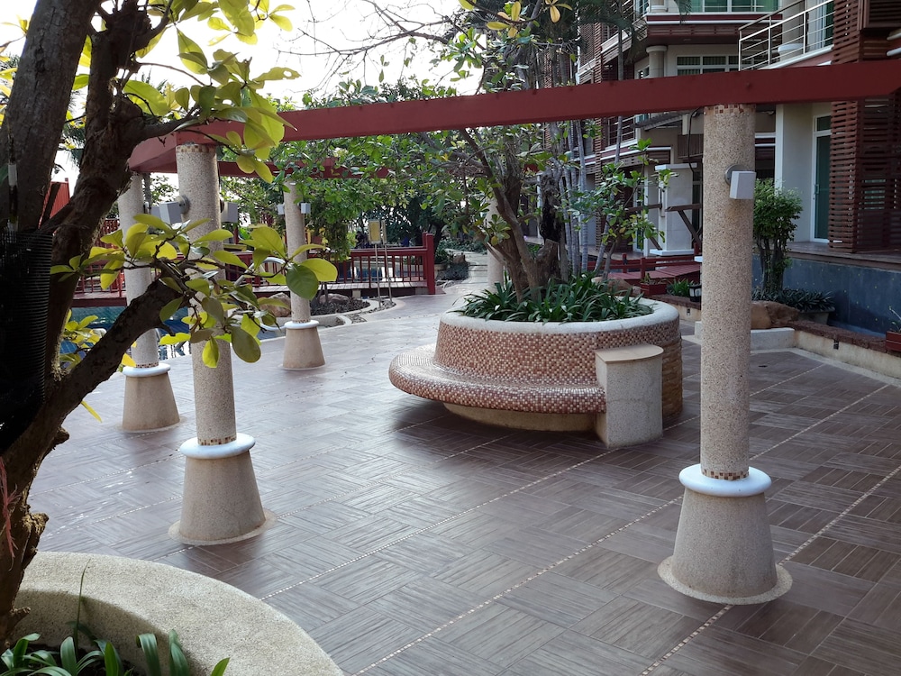 Beachfront Family Penthouse Hua Hin