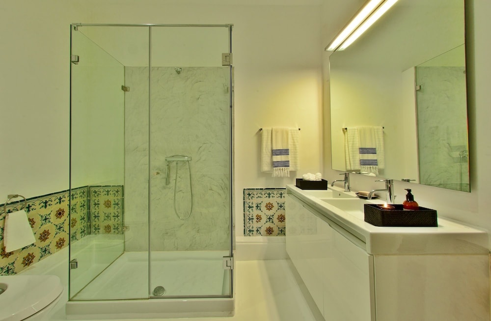 Baixa Apartments by linc