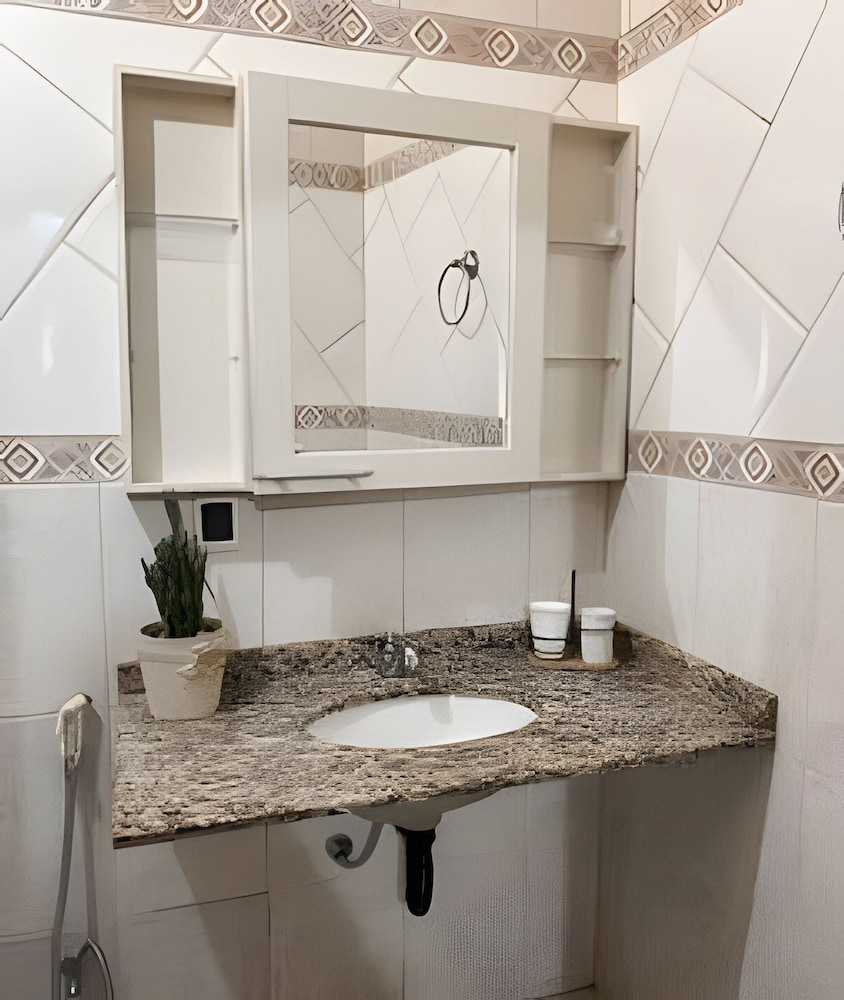 Casa 3 suites 1 quarto piscina AC 10 Hos