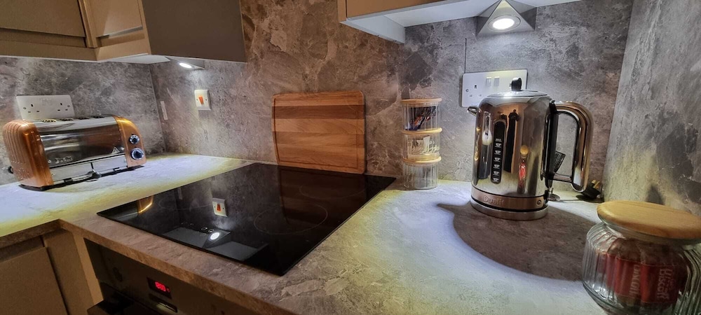 Stylish 1-Bed Apart Wakefield view 3