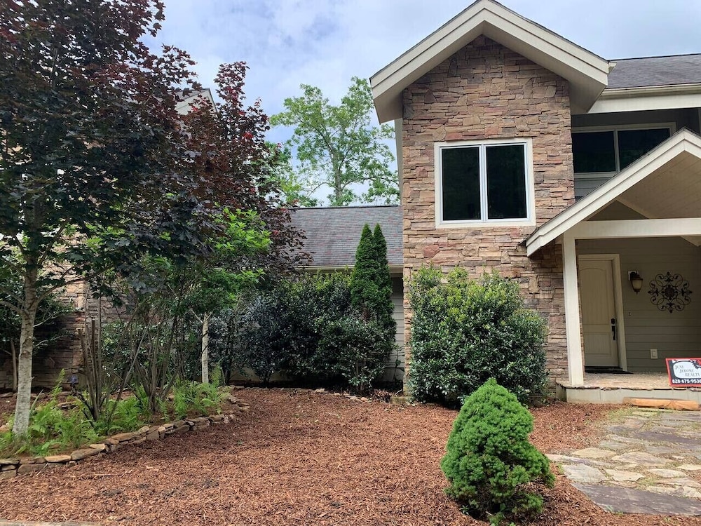Vacation Home Near Golf Course Hiking Sleeps 20
