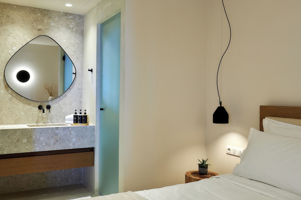 The Nook -luxury Living at the Edge of Tranquility