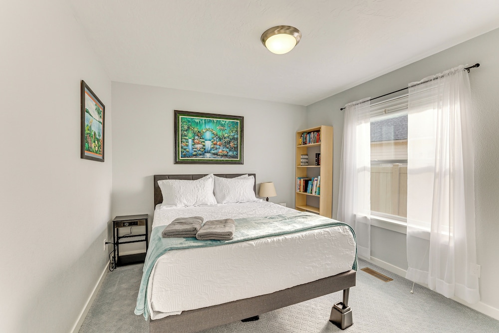 Kuna Group Getaway w/ Patio & Grill